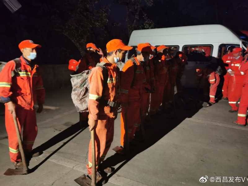 千余名消防人员集结，西昌消防发起总攻