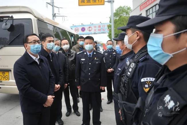 两地警务人员起争执后，江西政法委书记赴九江调研4天